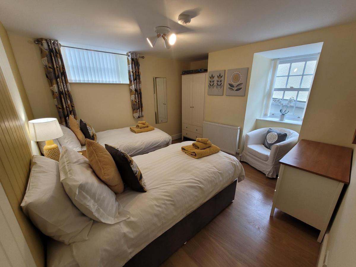 Llys Bach Apartment At Llys Aeron Aberaeron Exterior photo